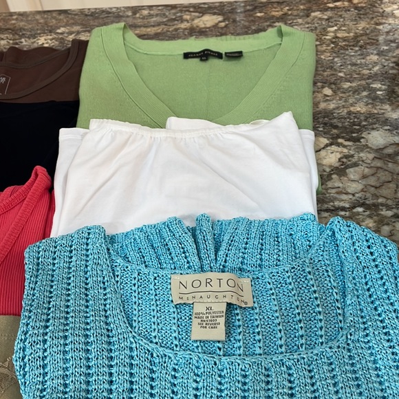 Women’s 7 Piece Sleeveless Top Bundle - Picture 3 of 4